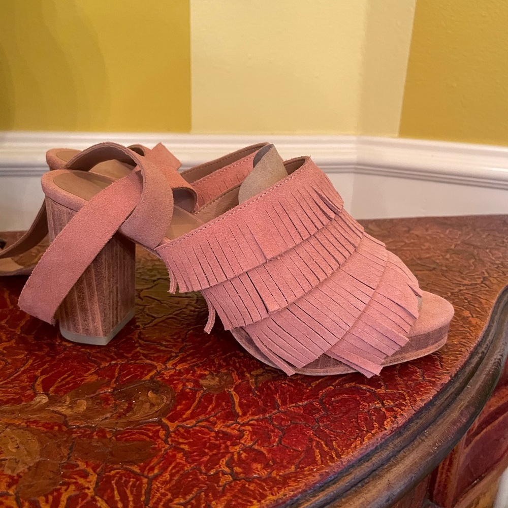 🍂🍁Perfect Fall Transition Shoes 🍁🍂Paloma Blanca Fringed suede strappy heels - Picture 3 of 7